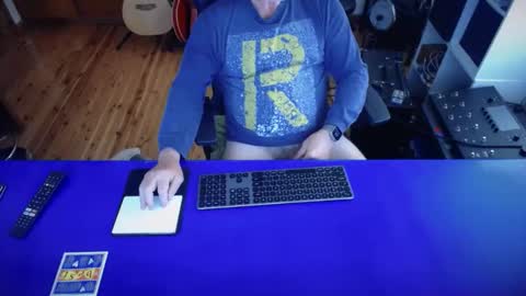 Snapshot of guesswhatigot2 chatting on 9, 3, 2025 guesswhatigot2 online show from 9, 3, 2025