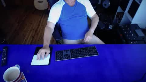 Snapshot of guesswhatigot2 chatting on 11, 3, 2025 guesswhatigot2 online show from 11, 3, 2025