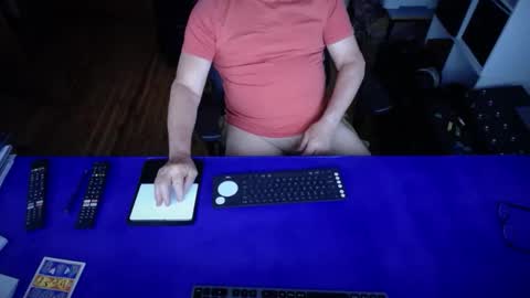 Snapshot of guesswhatigot2 chatting on 10, 10, 2025 guesswhatigot2 online show from 10, 10, 2025