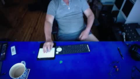 Snapshot of guesswhatigot2 chatting on 30, 11, 2025 guesswhatigot2 online show from 30, 11, 2025