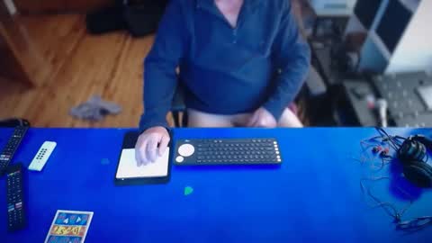 Snapshot of guesswhatigot2 chatting on 2, 12, 2025 guesswhatigot2 online show from 2, 12, 2025