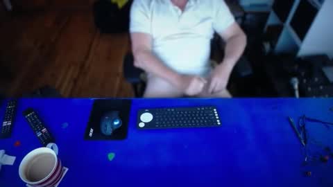 Snapshot of guesswhatigot2 chatting on 4, 2, 2026 guesswhatigot2 online show from 4, 2, 2026