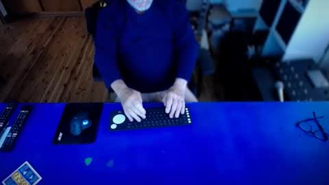 Snapshot of guesswhatigot2 chatting on 15, 2, 2026 guesswhatigot2 online show from 15, 2, 2026