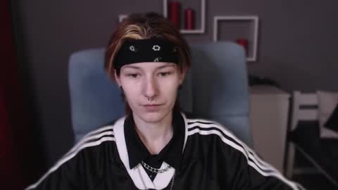 Snapshot of guitarandangell chatting on 19, 1, 2026 guitarandangell online show from 19, 1, 2026