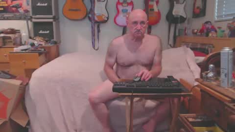 Snapshot of guitarsexgod chatting on 17, 2, 2025 Mario online show from 17, 2, 2025