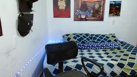 Snapshot of guts_x chatting on 19, 2, 2025 Guts online show from 19, 2, 2025