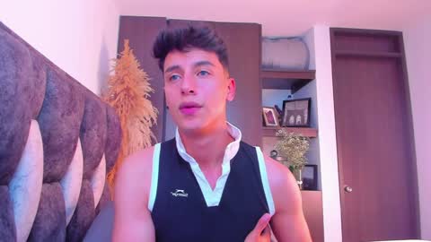 Snapshot of guy_twinks chatting on 11, 12, 2024 Gabriel online show from 11, 12, 2024