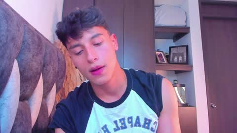 Snapshot of guy_twinks chatting on 23, 12, 2024 Gabriel online show from 23, 12, 2024