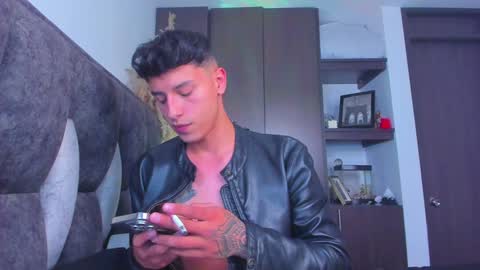 Snapshot of guy_twinks chatting on 12, 1, 2025 Gabriel online show from 12, 1, 2025