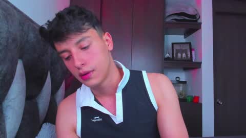 Snapshot of guy_twinks chatting on 24, 1, 2025 Gabriel online show from 24, 1, 2025