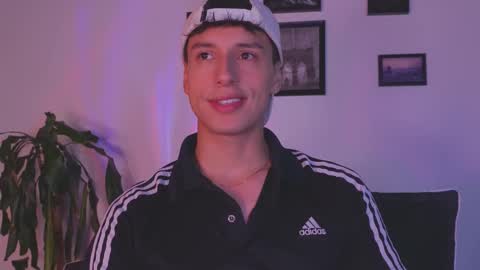 Snapshot of guy_twinks chatting on 17, 1, 2026 Gabriel online show from 17, 1, 2026