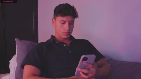 Snapshot of guy_twinks chatting on 6, 3, 2026 Gabriel online show from 6, 3, 2026