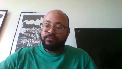 Snapshot of guy_wood15 chatting on 26, 9, 2025 guy_wood15 online show from 26, 9, 2025