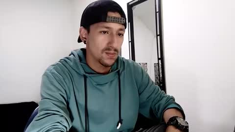 Snapshot of guykarim chatting on 29, 12, 2024 karim online show from 29, 12, 2024