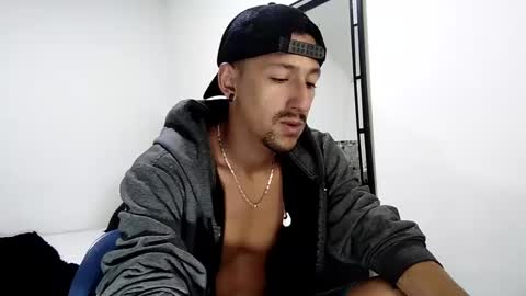 Snapshot of guykarim chatting on 12, 1, 2025 karim online show from 12, 1, 2025