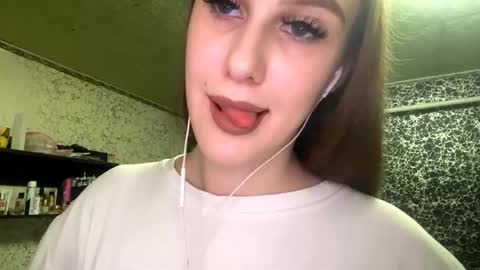 Gwen online show from 13, 10, 2025