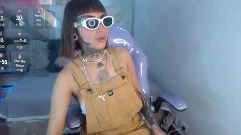 Snapshot of gyal_8_ chatting on 17, 10, 2025 gyal_8_ online show from 17, 10, 2025