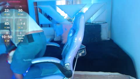 Snapshot of gyal_8_ chatting on 24, 10, 2025 gyal_8_ online show from 24, 10, 2025