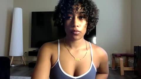 gyalxoxo online show from 18, 2, 2026