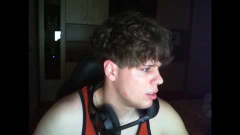 Snapshot of gymguy0505 chatting on 15, 12, 2025 gymguy0505 online show from 15, 12, 2025