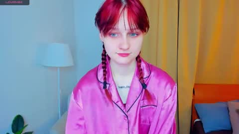 Kelly  Lilly online show from 1, 11, 2025