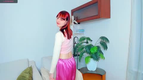 Kelly  Lilly online show from 9, 11, 2025