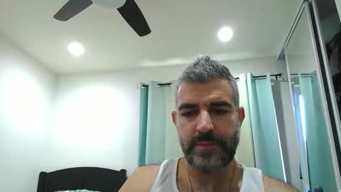 Snapshot of h0nest84 chatting on 17, 12, 2025 h0nest84 online show from 17, 12, 2025