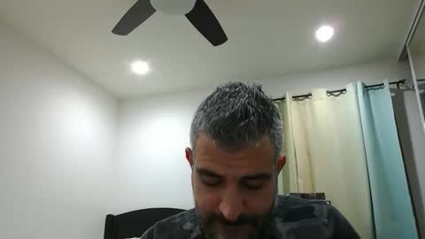 Snapshot of h0nest84 chatting on 18, 12, 2025 h0nest84 online show from 18, 12, 2025