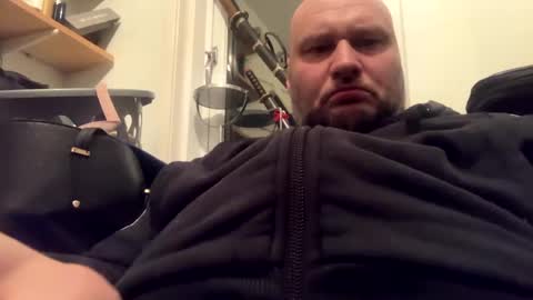 Snapshot of h0rnyd0ggy chatting on 30, 12, 2024 h0rnyd0ggy online show from 30, 12, 2024