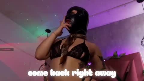 Haely online show from 26, 10, 2025