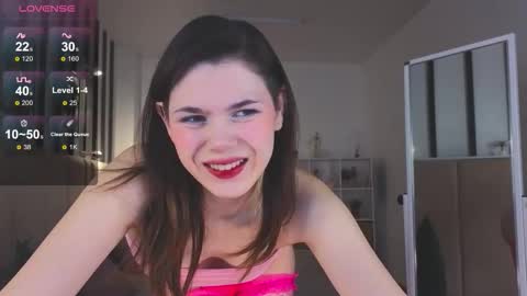 Snapshot of hailey2007 chatting on 25, 11, 2025 im Haley dont forget give my thumbs up online show from 25, 11, 2025