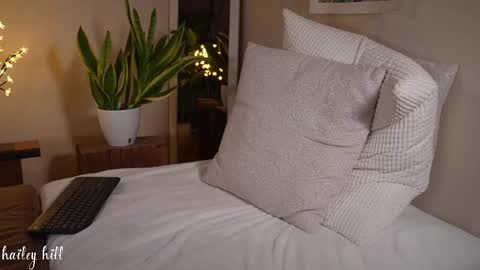 HaileyHill online show from 14, 2, 2025