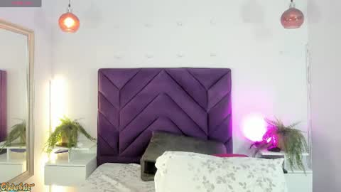 haileystonei online show from 30, 6, 2026