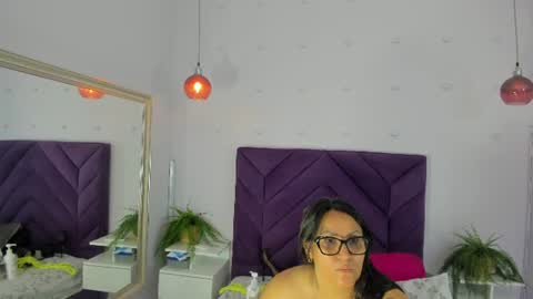 haileystonei online show from 18, 7, 2026