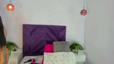 haileystonei online show from 19, 7, 2026