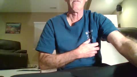 Snapshot of hairybater26 chatting on 4, 2, 2025 Harry online show from 4, 2, 2025