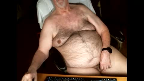 Snapshot of hairybear813 chatting on 18, 5, 2026 hairybear813 online show from 18, 5, 2026