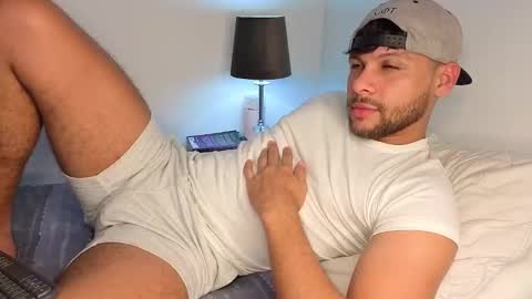 Independent       model  online show from 4, 11, 2025