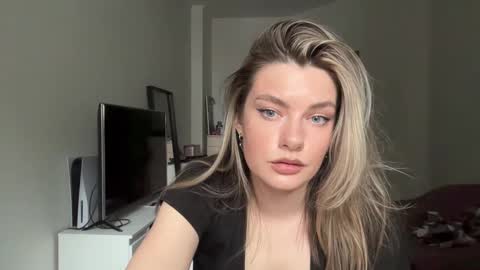 haley_rune online show from 3, 2, 2025