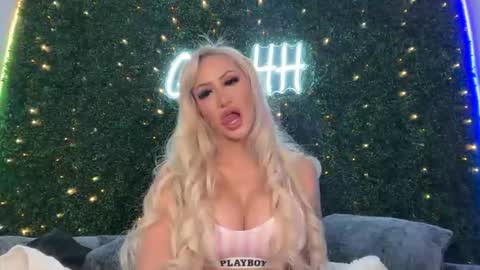 Halia Hill online show from 12, 4, 2026