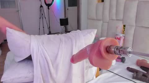 Halie  online show from 23, 7, 2026
