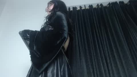 Halley Raven online show from 14, 10, 2025