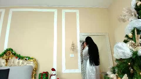 Hallie Stone online show from 21, 12, 2025