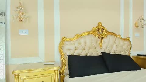 Hallie Stone online show from 7, 2, 2026