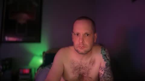 hand_banana_420 online show from 26, 4, 2026