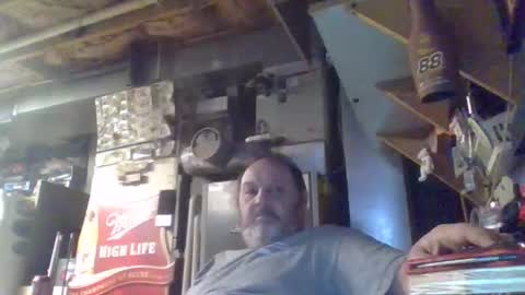 Snapshot of handiemanhere chatting on 30, 11, 2025 naked man online show from 30, 11, 2025