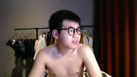 handsome_mannn online show from 4, 2, 2025