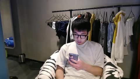 handsome_mannn online show from 8, 2, 2025