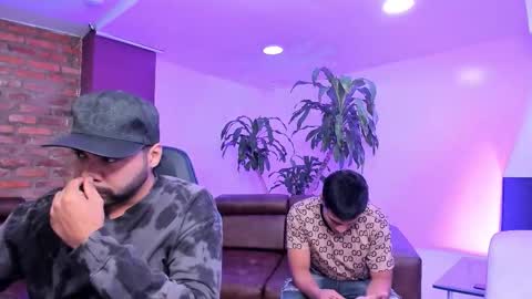 leonardfarrucknick and otis online show from 1, 10, 2025