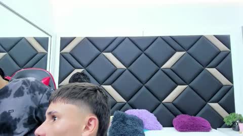 leonardfarrucknick and otis online show from 2, 12, 2025